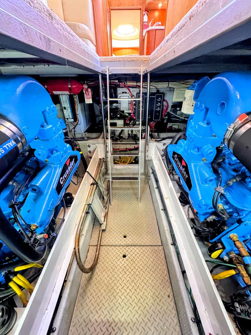 Slide: The Image of Silverton 39 Motor Yacht 2002 - 69