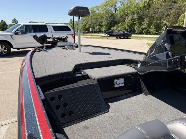 Slide: The Image of Nitro Z18 Pro 2022 - 14