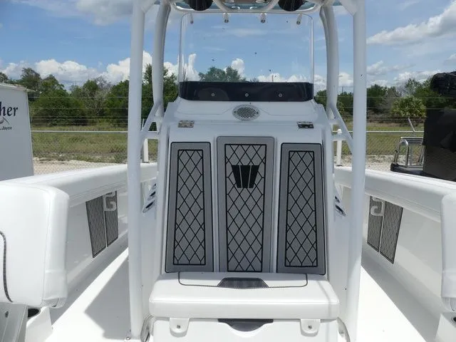 Slide: The Image of 2023 Wellcraft 222 Fisherman boat cockpit view. - 13