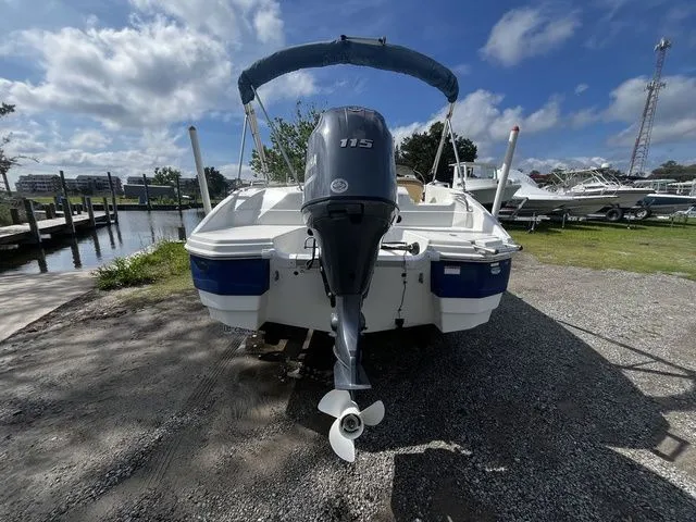 Slide: The Image of NauticStar 193 SC 2020 - 5