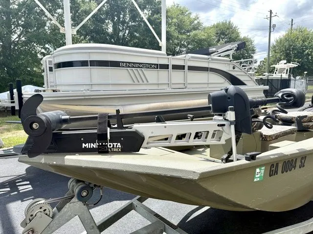 Slide: The Image of Lowe Multi-Species Series Stryker 16 SS 2015 - 2