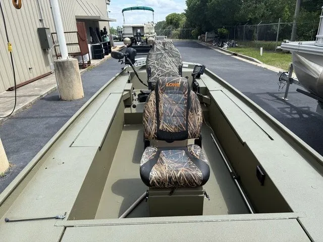 Slide: The Image of Lowe Multi-Species Series Stryker 16 SS 2015 - 7