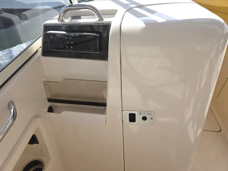Slide: The Image of Interior of 2019 Grady-White Freedom 275 boat. - 15