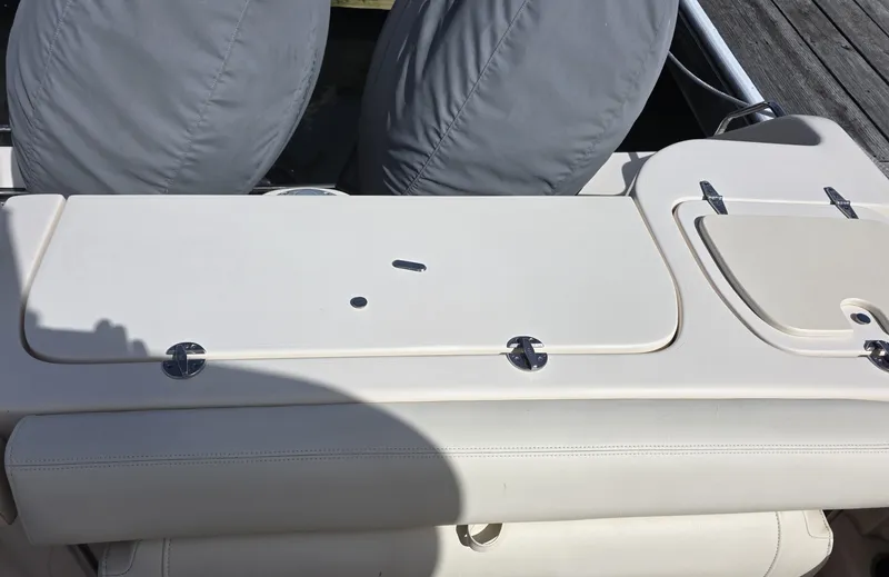 Slide: The Image of Grady-White Freedom 275 boat seating area, 2019 model. - 19