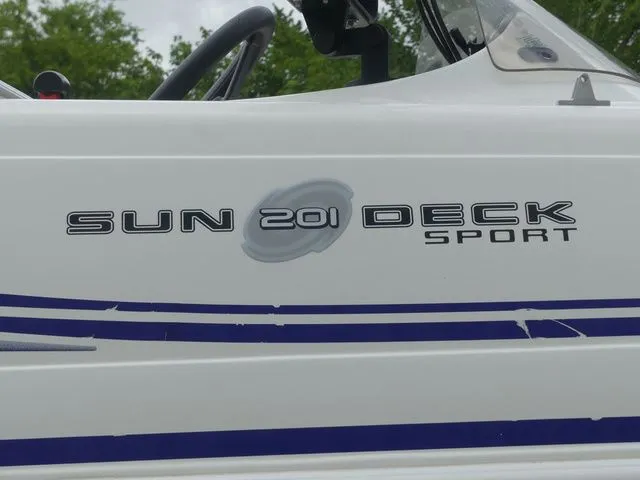 Slide: The Image of Hurricane Sundeck Sport 2012 - 21