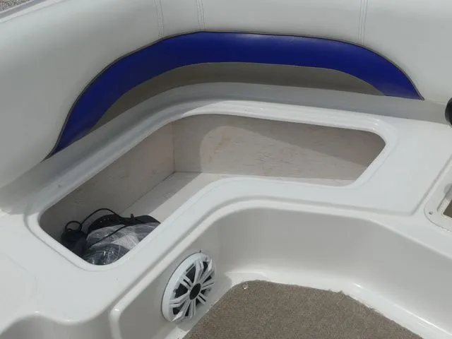 Slide: The Image of Hurricane Sundeck Sport 2012 - 25