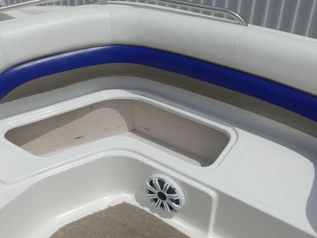 Slide: The Image of Hurricane Sundeck Sport 2012 - 27