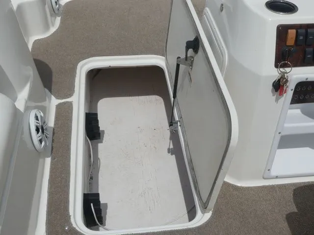 Slide: The Image of Hurricane Sundeck Sport 2012 - 29