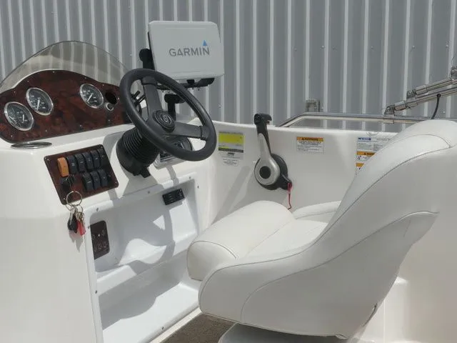 Slide: The Image of Hurricane Sundeck Sport 2012 - 30