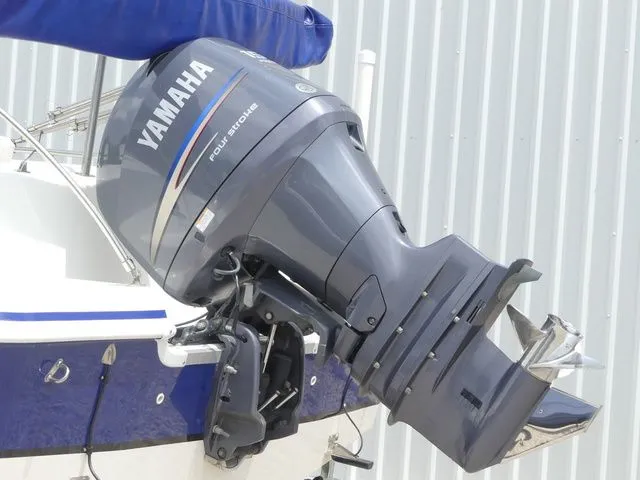 Slide: The Image of Hurricane Sundeck Sport 2012 - 6