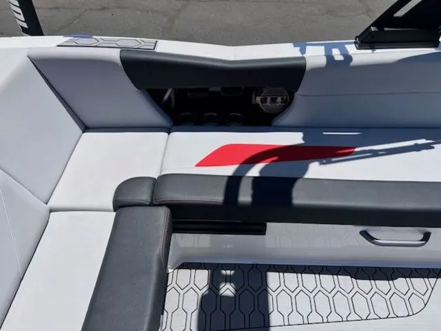 Slide: The Image of MasterCraft NXT24 2022 - 14