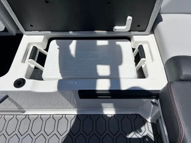 Slide: The Image of MasterCraft NXT24 2022 - 17