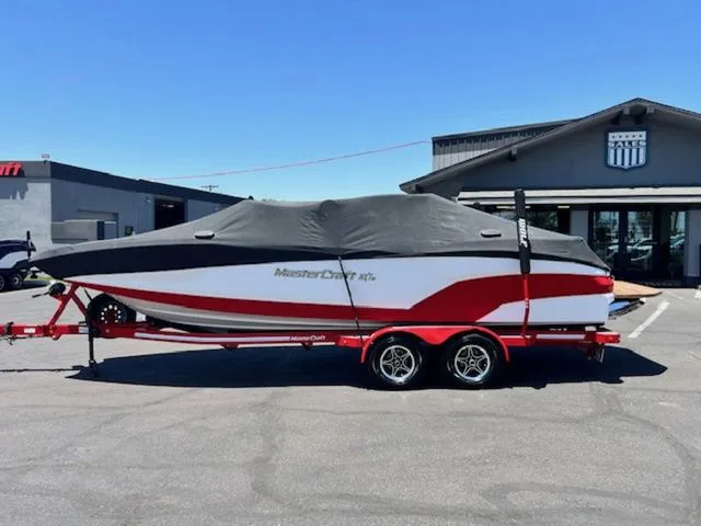 Slide: The Image of MasterCraft NXT24 2022 - 23