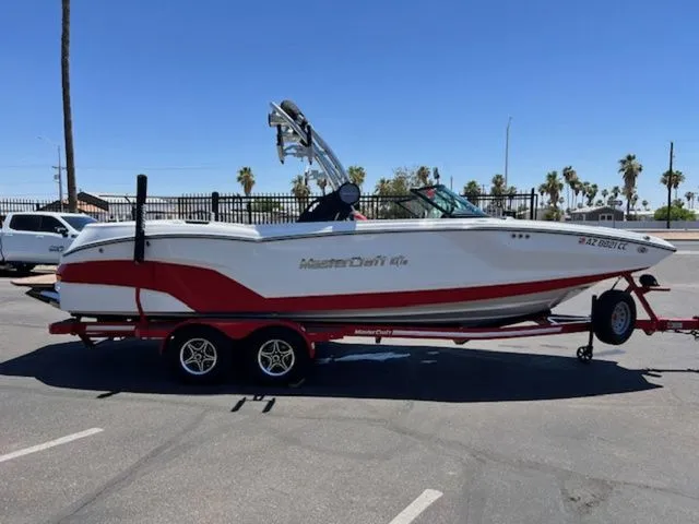 Slide: The Image of MasterCraft NXT24 2022 - 5