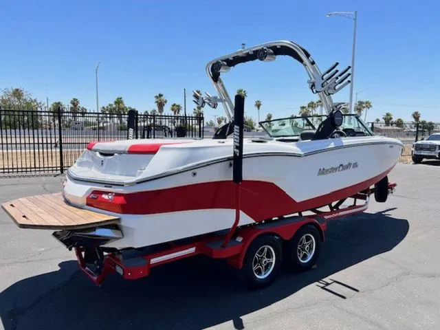 Slide: The Image of MasterCraft NXT24 2022 - 6