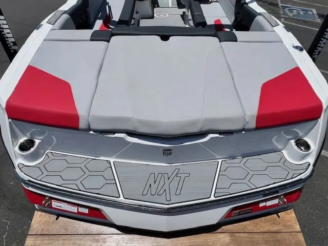 Slide: The Image of MasterCraft NXT24 2022 - 9