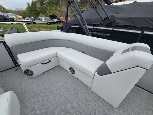 Slide: The Image of Crest Conquest SE 220 Cruise 2-Tube W/115Hp And Trailer 2026 - 13