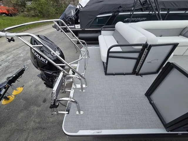 Slide: The Image of Crest Conquest SE 220 Cruise 2-Tube W/115Hp And Trailer 2026 - 14