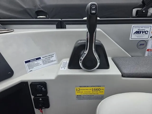 Slide: The Image of Crest Conquest SE 220 Cruise 2-Tube W/115Hp And Trailer 2026 - 22