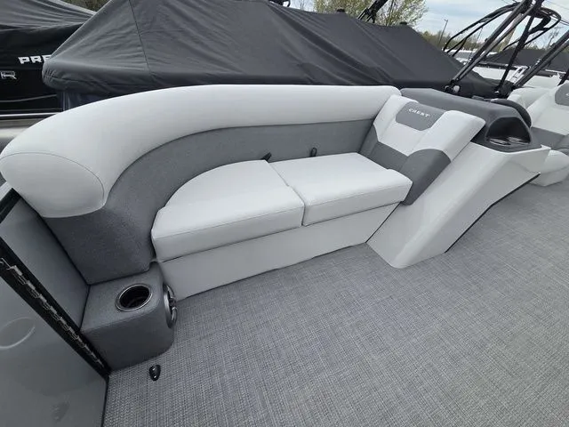 Slide: The Image of Crest Conquest SE 220 Cruise 2-Tube W/115Hp And Trailer 2026 - 6