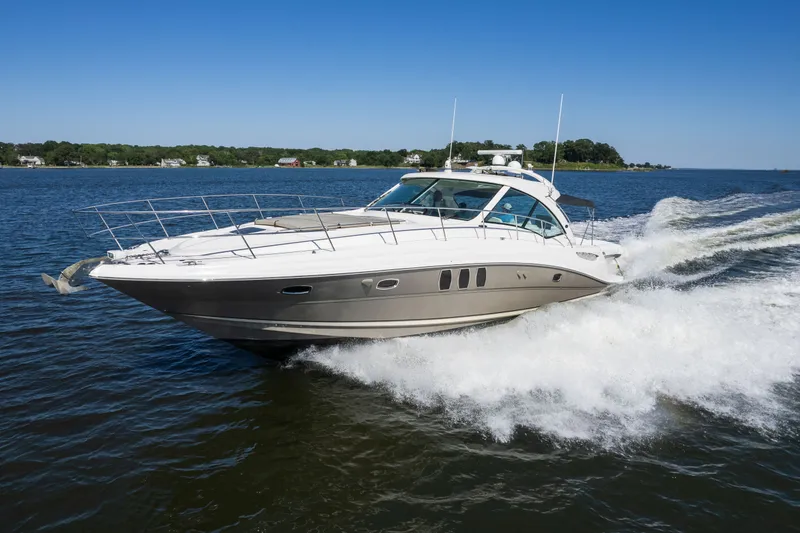 The Image of Sea Ray 48 2005 - 0