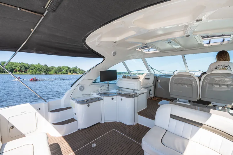 Slide: The Image of Sea Ray 48 2005 - 16