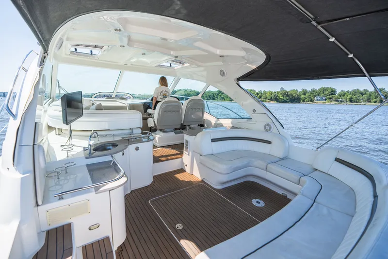 Slide: The Image of Sea Ray 48 2005 - 18