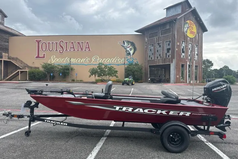 Slide: The Image of 2026 Tracker Panfish 17 boat parked at Louisiana Sportsman's Paradise. - 3