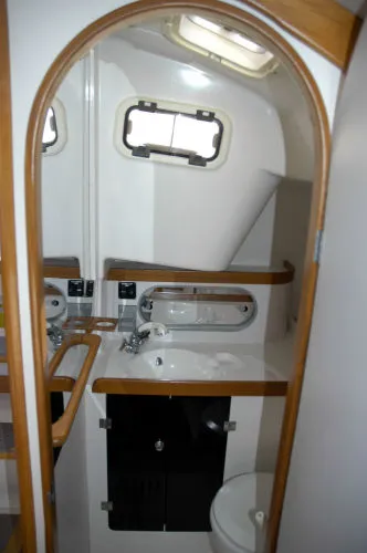 Slide: The Image of Interior of 1998 J Boats J/32 yacht featuring bathroom. - 36