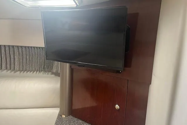 Slide: The Image of Flat-screen TV in 2004 Formula 370 Super Sport yacht interior. - 20