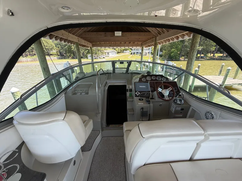 Slide: The Image of Interior view of 2012 Sea Ray Sundancer 350 yacht. - 13