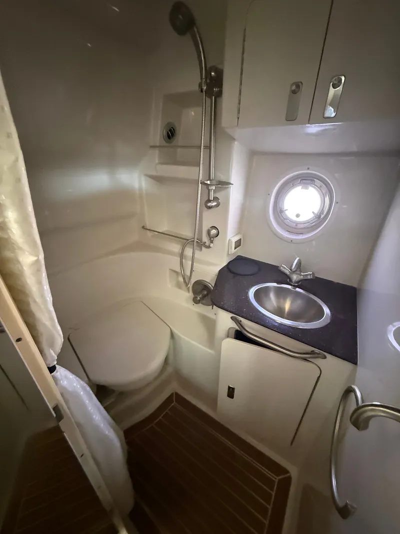 Slide: The Image of Bathroom of Sea Ray Sundancer 350 yacht, year 2012. - 27