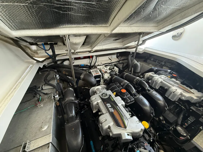 Slide: The Image of Engine room of a 2012 Sea Ray Sundancer 350. - 30