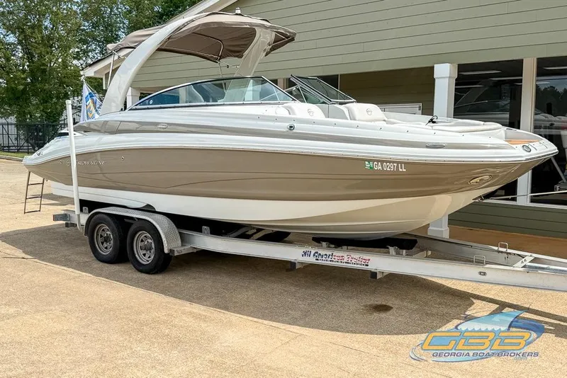 Slide: The Image of 2015 Crownline Eclipse E6 boat on trailer at Georgia Boat Brokers. - 28