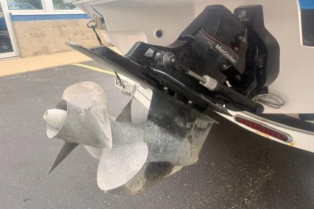 Slide: The Image of 2007 Regal 2200 Bowrider boat with MerCruiser outdrive and dual propellers. - 34