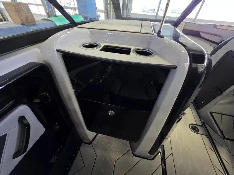 Slide: The Image of Yamaha 255XD 2026 - 18