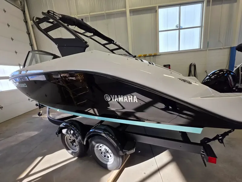 Slide: The Image of Yamaha AR220 2026 - 2