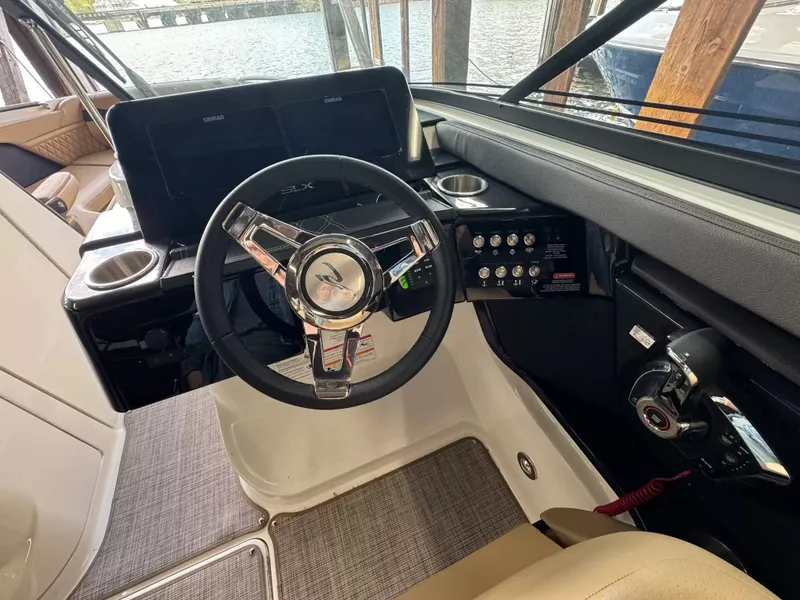 Slide: The Image of Interior view of 2026 Sea Ray SLX 260 boat. - 11