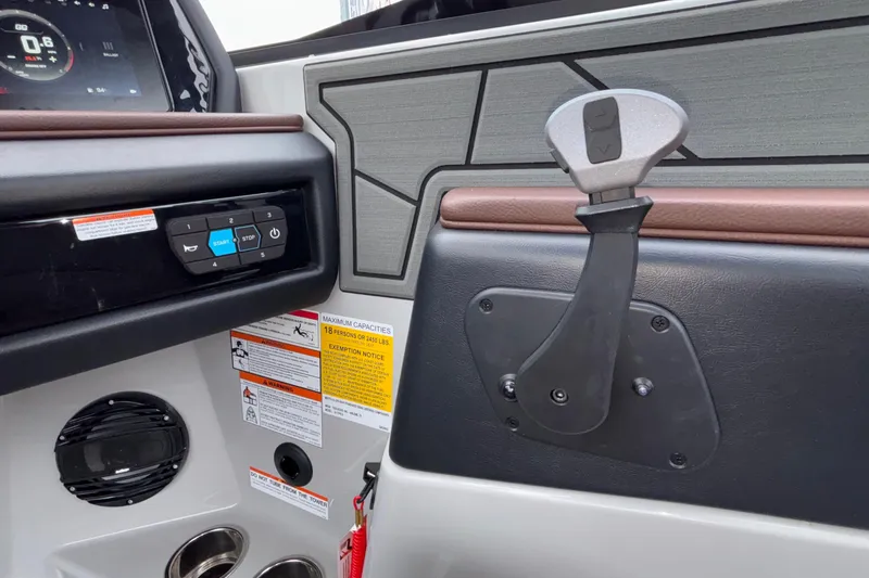 Slide: The Image of Control panel and throttle of 2026 ATX Surf Boats 24 Type-S, featuring start/stop buttons. - 39