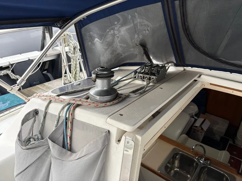 Slide: The Image of Catalina 36 MkII 2000 - 10
