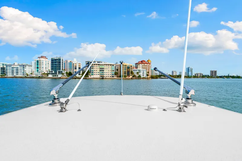 Slide: The Image of Jupiter 34 HFS 2025 Hard Top with Carbon Fiber Outriggers - 60