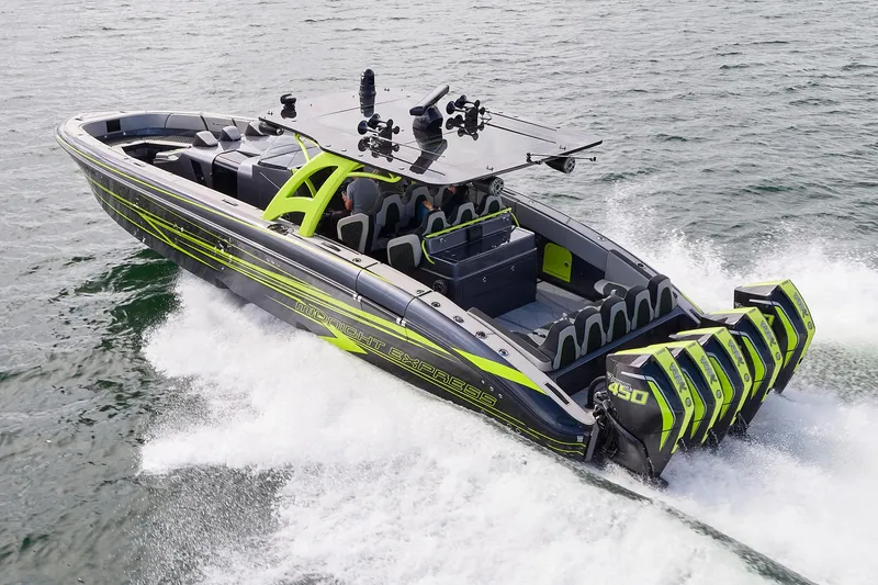 The Image of 2022 Midnight Express 43 Solstice boat cruising on water at high speed. - 0