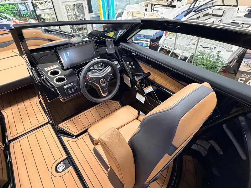 Slide: The Image of Interior of 2026 Yamaha Boats 275 SD with modern cockpit design. - 5