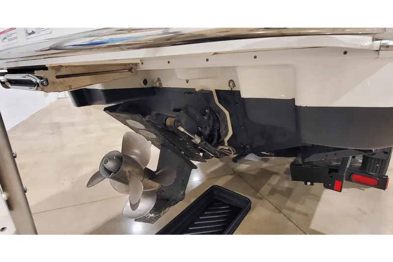 Slide: The Image of 2018 Formula 270 Sun Sport boat propeller and stern view in a showroom. - 4