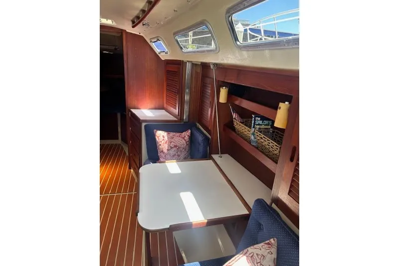 Slide: The Image of Convertible Double Dinette - 12