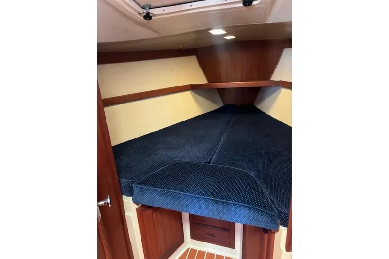 Slide: The Image of Forward Berth - 16