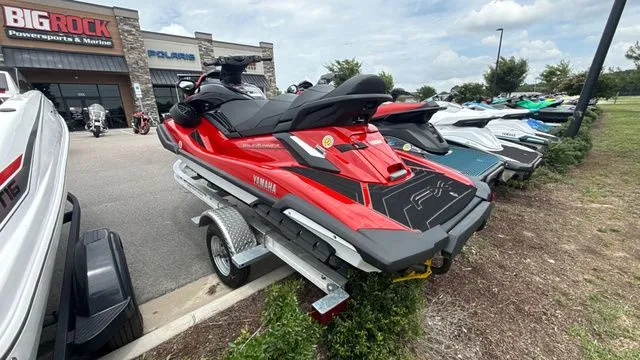 Slide: The Image of Yamaha FX Cruiser HO 2026 - 11