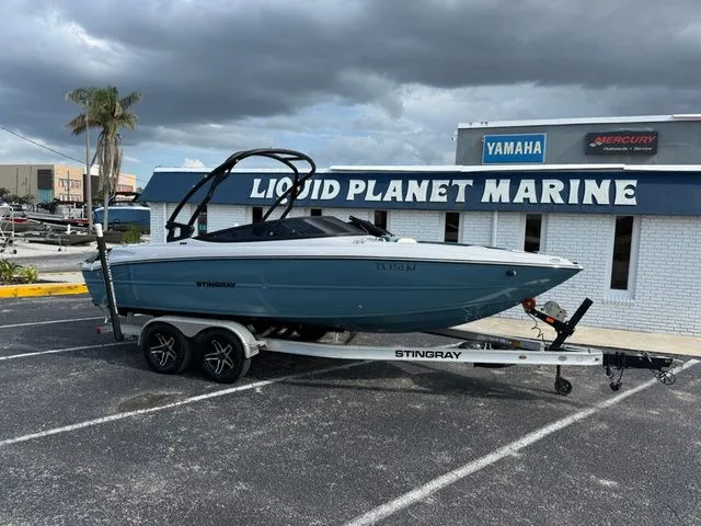 The Image of Stingray 225 SE 2021 - 1