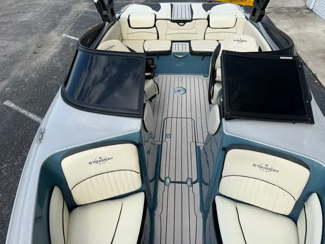 Slide: The Image of Stingray 225 SE 2021 - 17