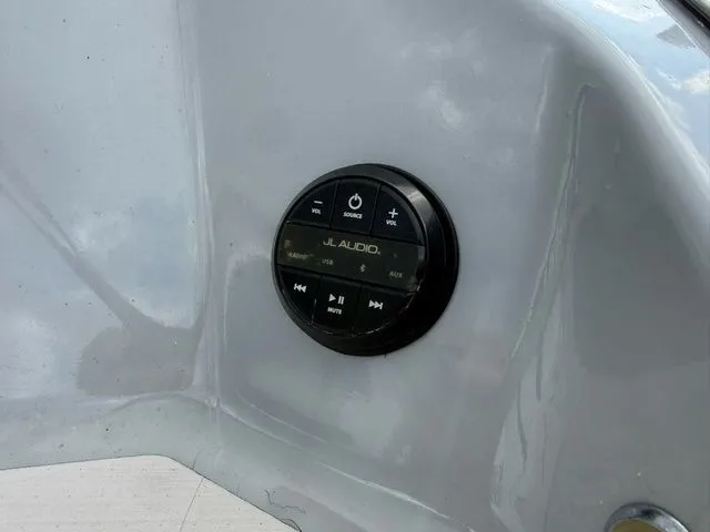 Slide: The Image of Stingray 225 SE 2021 - 21